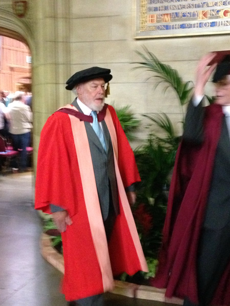 BlueGlassBoy tweet media