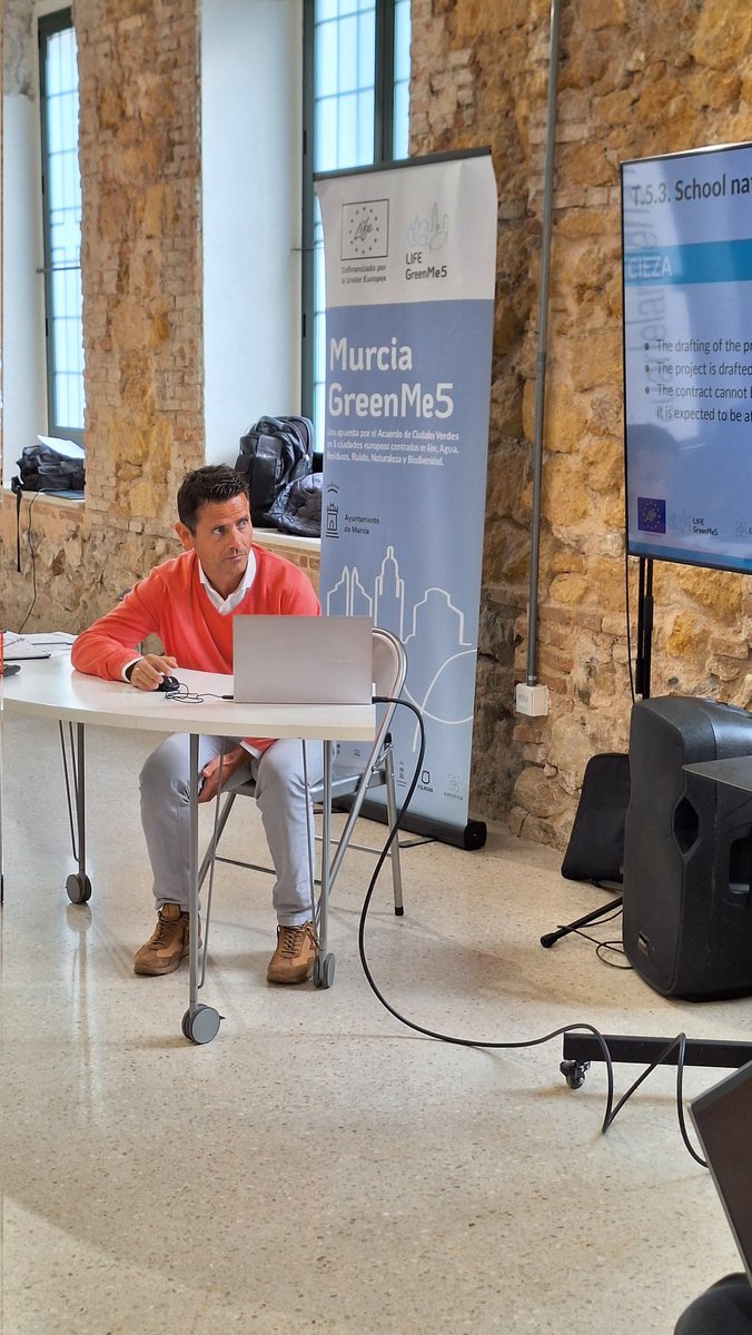 Greenme5: Miguel Ángel Piñera <a href="/aytocieza/">Ayuntamiento de Cieza (Murcia)</a> informa sobre el proyecto de renaturalización del centro escolar Cristo del Consuelo. <a href="/lifegreenme5/">LIFEGreenMe5</a> <a href="/FMRdeMurcia/">FMRM</a> Miguel Ángel Piñera reports on the project to renaturalize the Cristo del Consuelo school