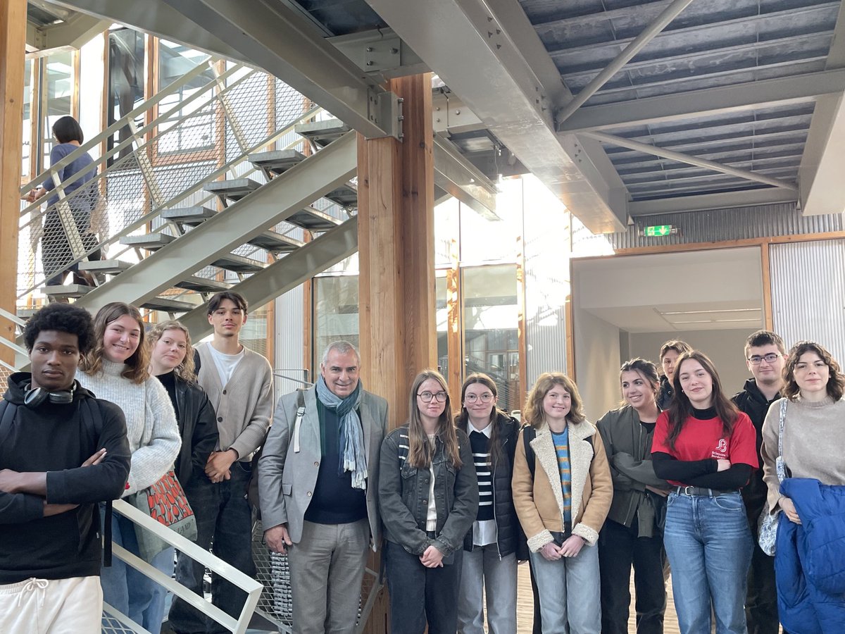 Yves Déloye 🇺🇦 @yvesdeloye.bsky.social (@ydeloye) on Twitter photo Seconde journée d’immersion à <a href="/ScPoBx/">Sciences Po Bordeaux</a> des lycées de l’<a href="/aclimoges/">Académie de Limoges</a> et l’<a href="/acpoitiers/">Académie de Poitiers</a> partenaires de #JPPJV. Au total, près de 475 élèves de <a href="/NvelleAquitaine/">Nouvelle-Aquitaine</a> dans nos murs en deux journées. ⬇️la délégation du lycée <a href="/LBourdan/">Lycée Pierre Bourdan</a> Seconde journée d’immersion à <a href="/ScPoBx/">Sciences Po Bordeaux</a> des lycées de l’<a href="/aclimoges/">Académie de Limoges</a> et l’<a href="/acpoitiers/">Académie de Poitiers</a> partenaires de #JPPJV. Au total, près de 475 élèves de <a href="/NvelleAquitaine/">Nouvelle-Aquitaine</a> dans nos murs en deux journées. ⬇️la délégation du lycée <a href="/LBourdan/">Lycée Pierre Bourdan</a>
