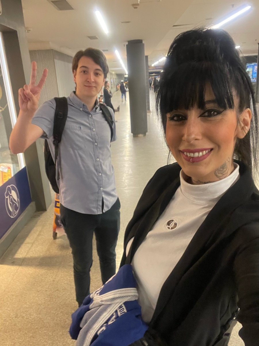 lamillenialdig's tweet image. Yendo a #comodoropy a bancar a #lajefa como debe ser. Podrán cortar todas las flores pero no podrán detener la primavera! @MiniNestor #cfk #cristinakirchner