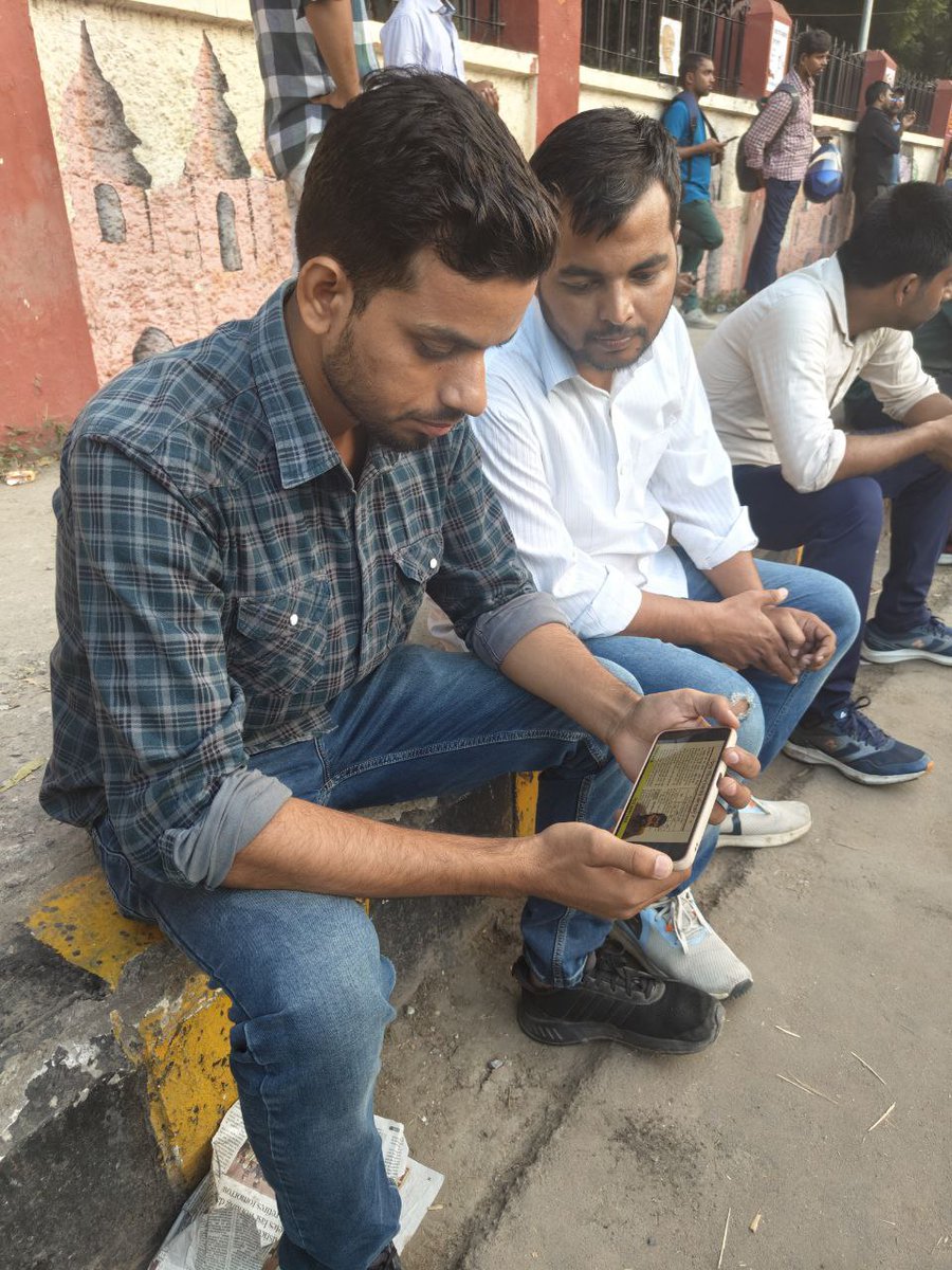 00krishnaravi's tweet photo. हम छात्र है साहब ,हम अपने अधिकारों की लड़ाई के लिए आए, हम नॉर्मलाइजेशन के खिलाफ है और हम नही चाहते है कि हमारे आंदोलन का कोई राजनीतिक फायदा उठाएं आप हमारी बात सुने और जल्द निर्णय ले ।
#no_normalization के बाद कोई छात्र सड़को पर नजर नही आएगा।
#UPPSC_हम_छात्र_हैैं_विपक्ष_नही https://t.co/8t1DjwRbBJ