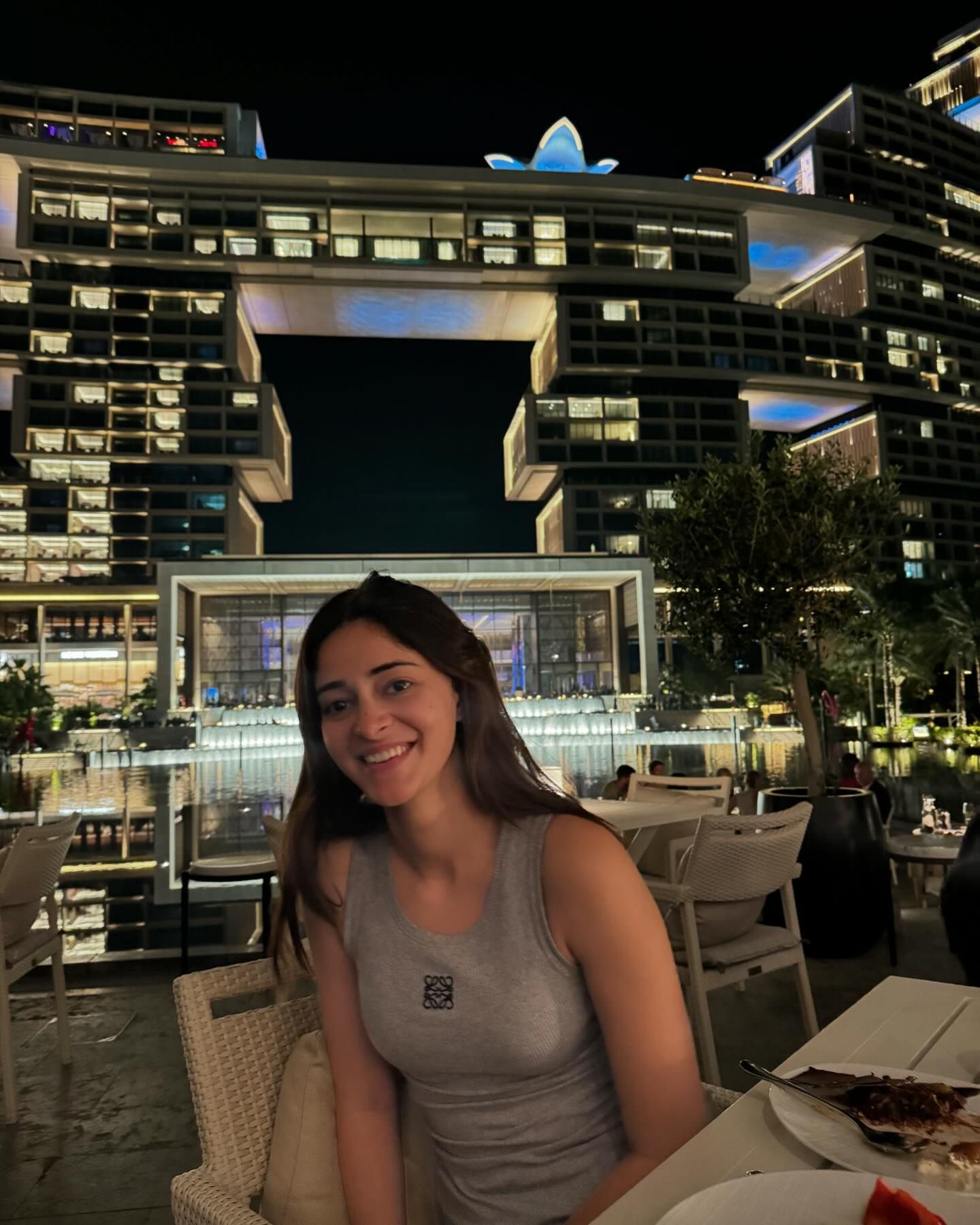 GcQyqFBWAAA1ObO?format=jpg&name=large