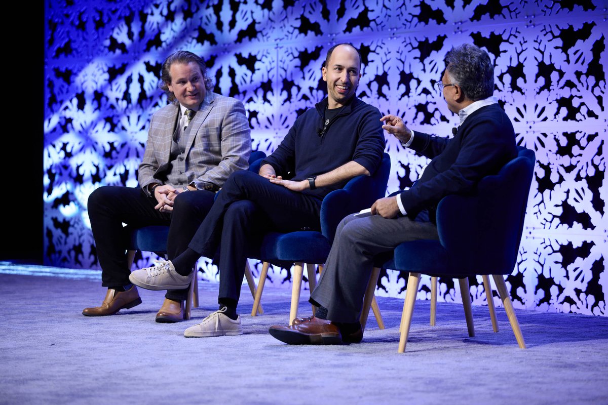 CNSSummit's tweet photo. .@Ritters90 closes out #CNSSummit2024 with three back-to-back conversations on #digitalmedicine, including recent policy shifts and collecting the right data to inform #AI. Many thanks to @AlicynCampbell, @danvahdat, @wilbanks, Joe Powers, Andy Molnar, and Ed Cox for joining! https://t.co/foXpbWp941