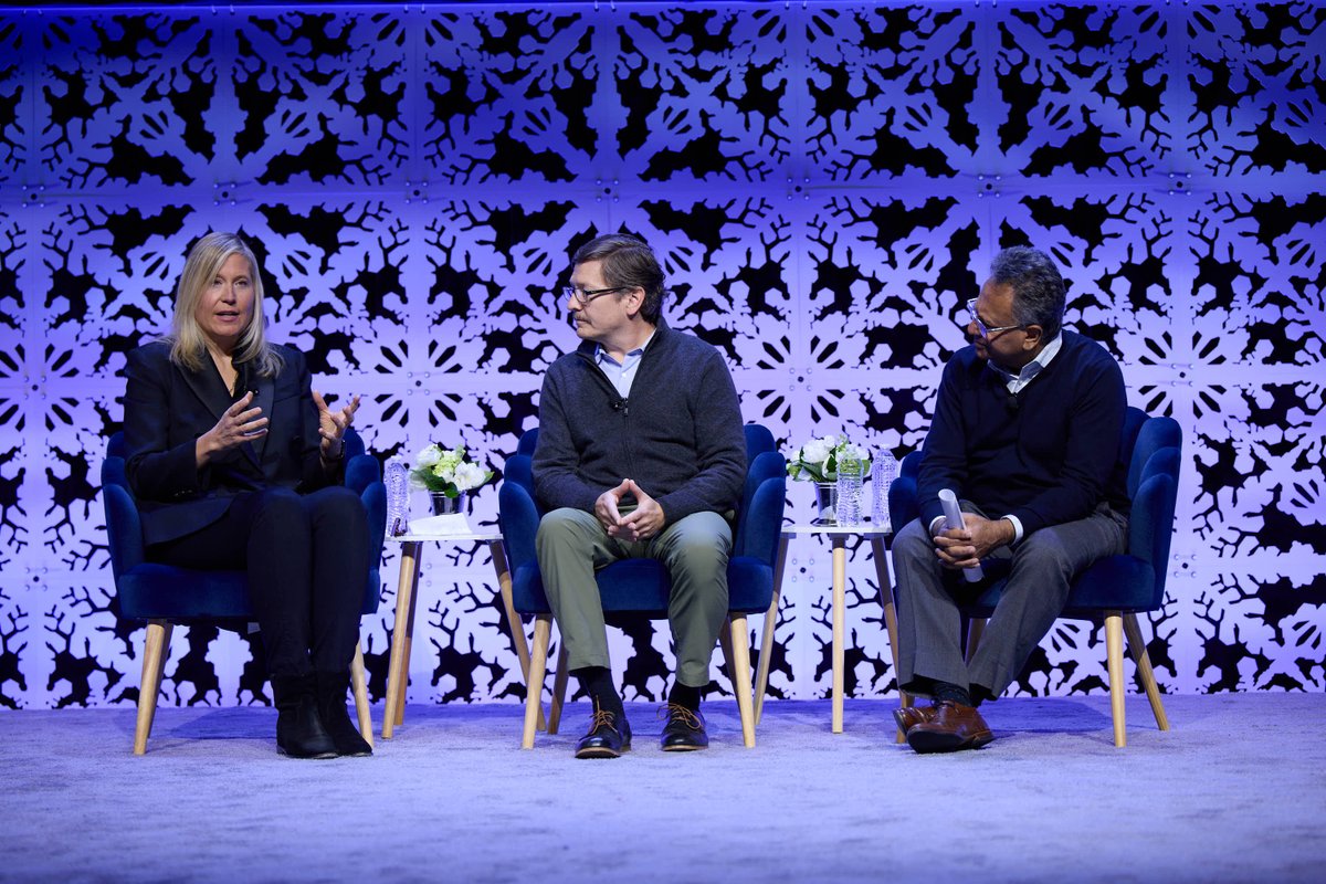 CNSSummit's tweet photo. .@Ritters90 closes out #CNSSummit2024 with three back-to-back conversations on #digitalmedicine, including recent policy shifts and collecting the right data to inform #AI. Many thanks to @AlicynCampbell, @danvahdat, @wilbanks, Joe Powers, Andy Molnar, and Ed Cox for joining! https://t.co/foXpbWp941
