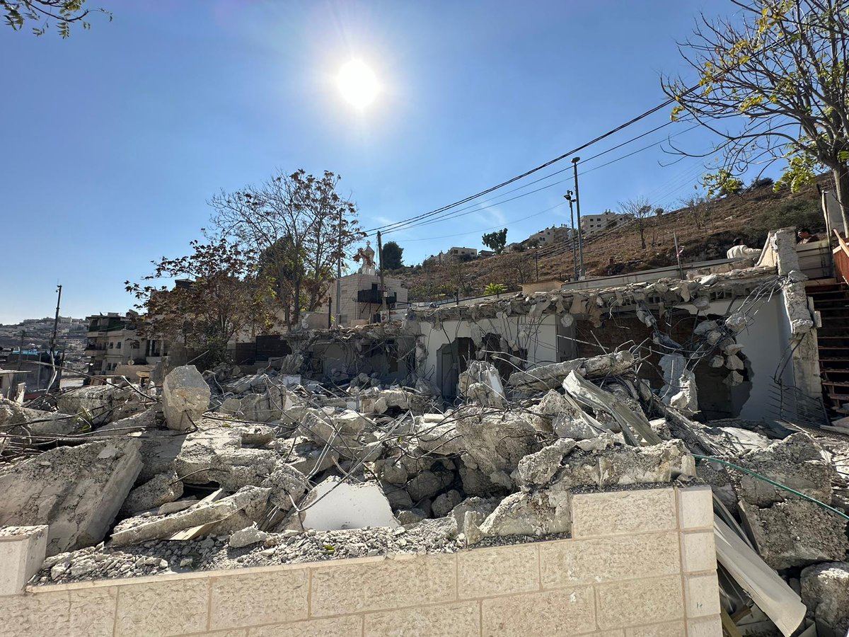 🔴 Je suis profondément indigné et choqué par la démolition du centre Al-Bustan, pilier essentiel de la population palestinienne de Jérusalem-Est.

Ce centre, soutenu par le programme Jer’Est, reçoit des financements de notre Département depuis 4 ans, en partenariat avec de