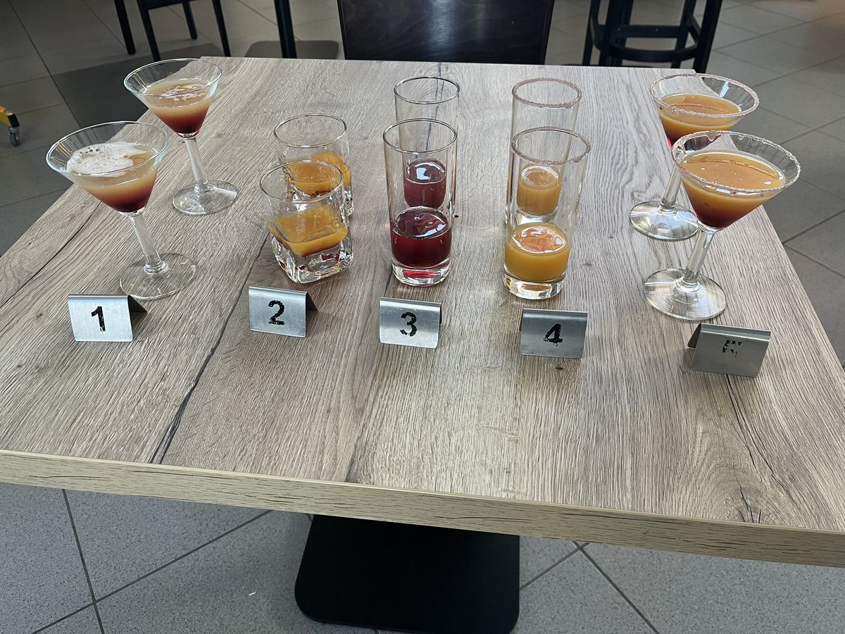 LPFloraTristan's tweet photo. Aujourd’hui avec les 3eme prépa métier atelier création de cocktails sans alcool. Avec dégustation et classement.
#bar #barman #cocktails #sansalcool #degustation #competition https://t.co/ztdp5TFmGf