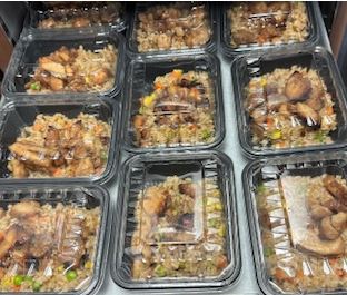 OCPS_FNS's tweet photo. 🍗🍚Delicious Teriyaki Chicken and fried rice being served in the cafeteria. All the flavors students love that will keep them fueled for the day! Click here to view the menus https://t.co/Fq7vjxGaBL
#healthylunch #teriyakichicken #studentfavorite https://t.co/smM0d3m5JL