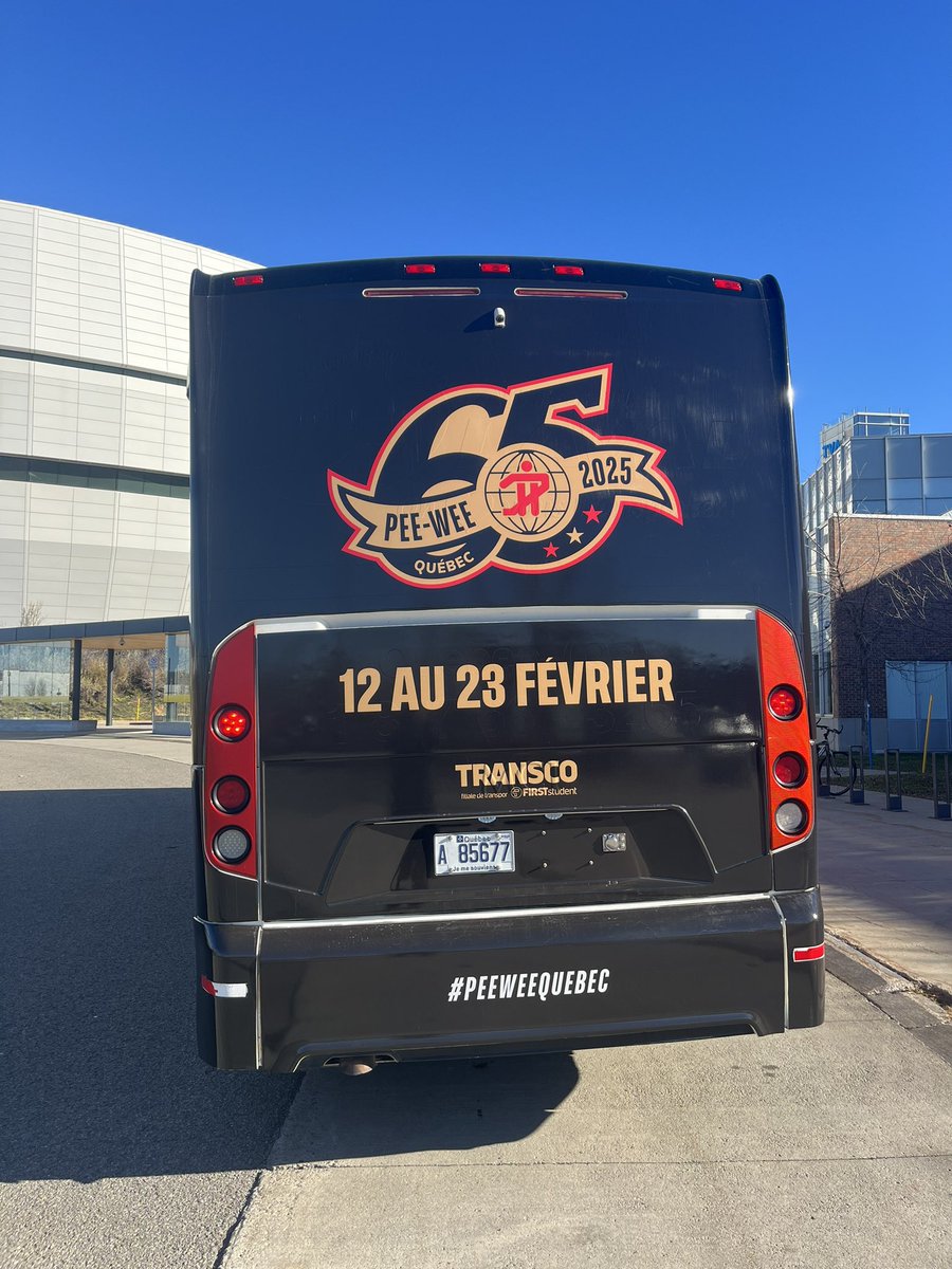 tournoipeewee's tweet photo. Elle est maintenant en circulation!  🚌

Voici notre autobus officiel pour le tournoi 2025! 🔥 

#Peeweequebec #Transco #Posimage https://t.co/vLQFKkRal4