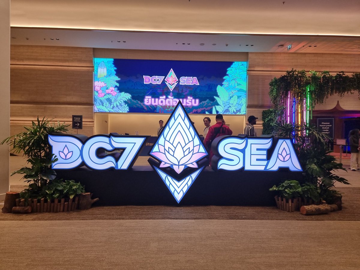 blockservlabs's tweet photo. Devcon7 SEA!

🔵 Beam Chain, the future (rewrite) of Ethereum
🔵 Unifying Ethereum with EIP-7683
🔵 White Rabbit World 📽🎬🎥
🔵 ...

#Ethereum #Blockchain #EVM @EFDevcon https://t.co/AWAyxf7M9K