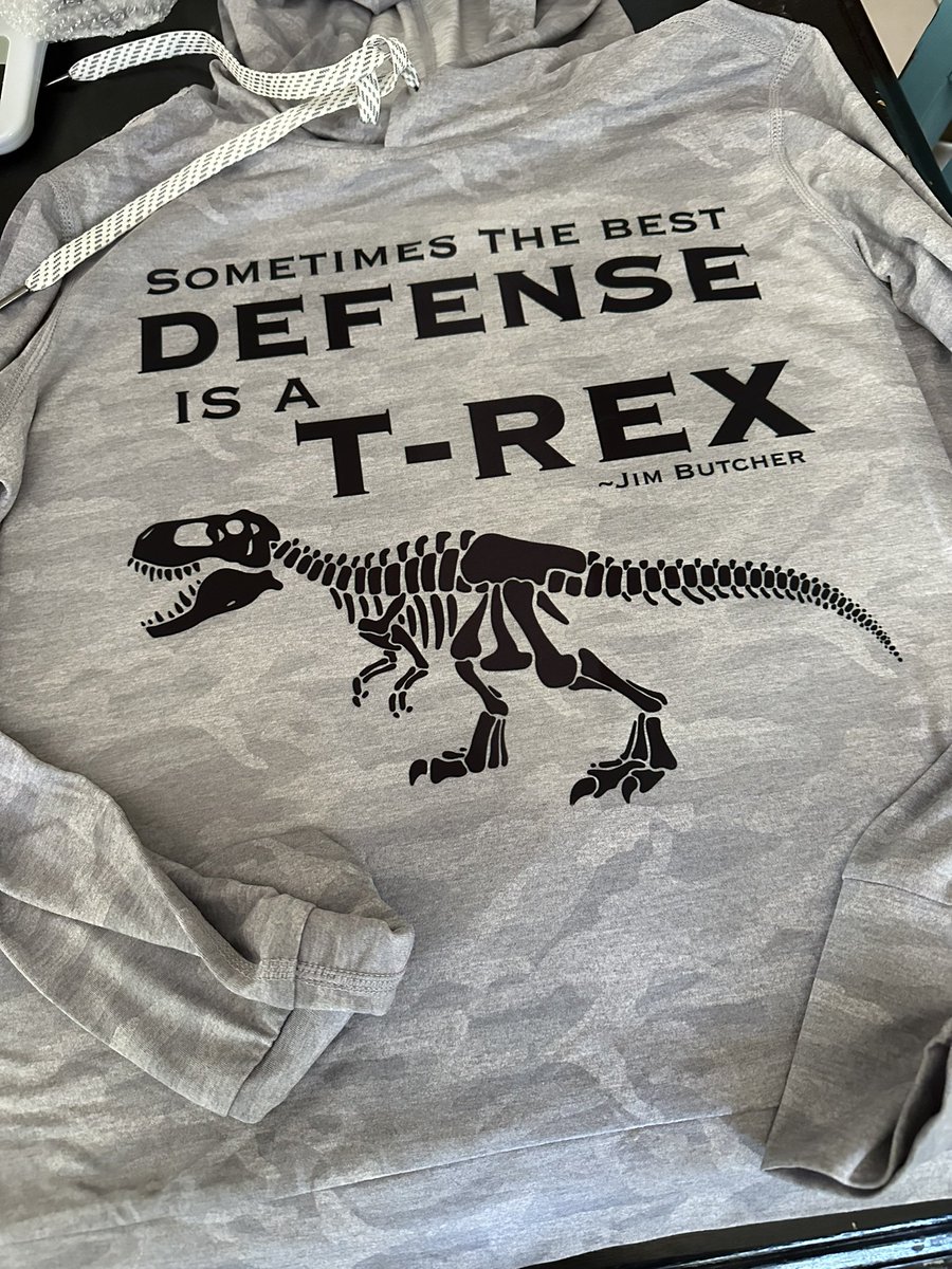 uppityhobbit's tweet image. Oooh look how good that looks on a hoodie! #dresdenfiles