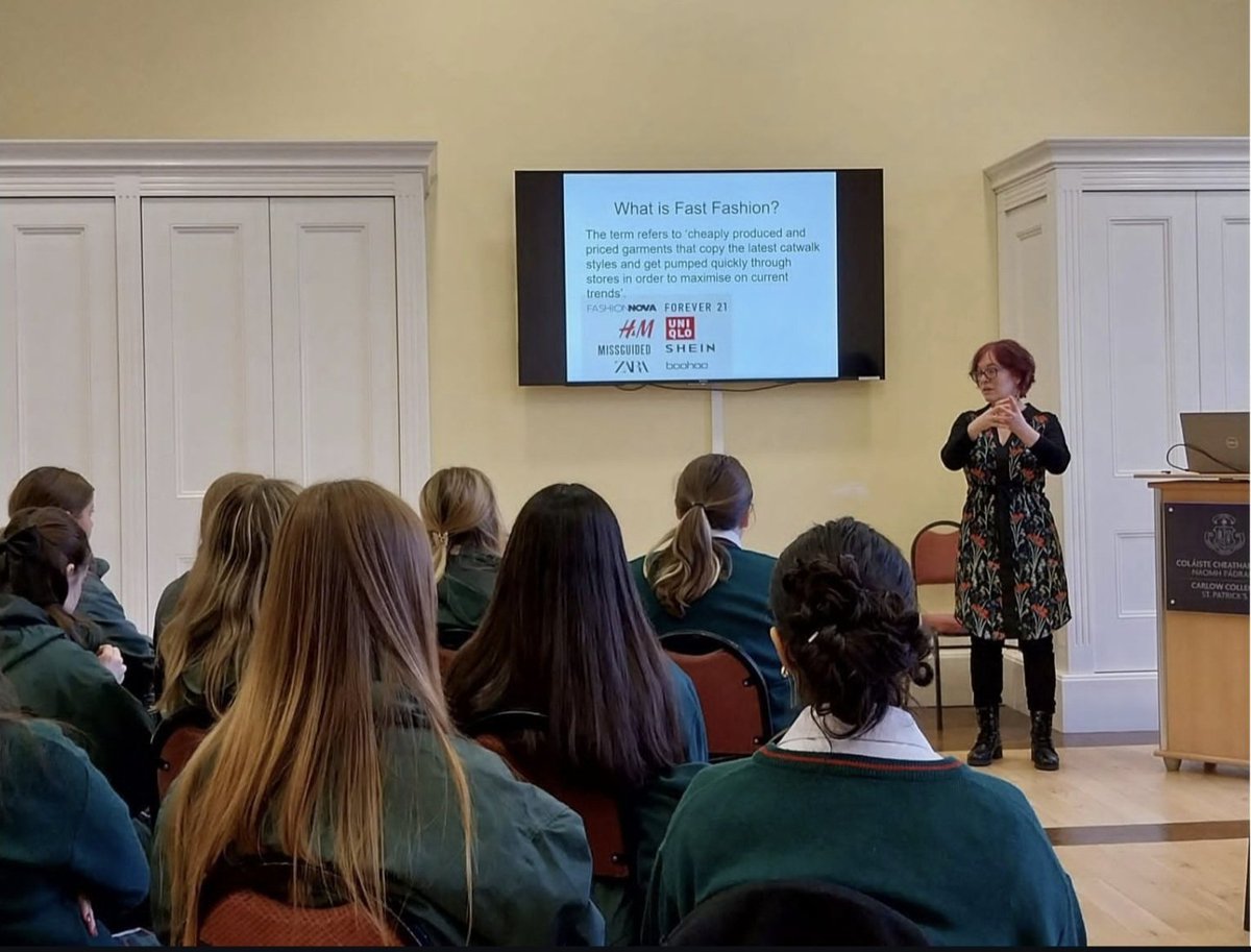 The fast fashion industry is driven by greed and extreme inequality, and we need systemic change to tackle it.

Delighted to have Taz from @theuselessproject on campus today for our Fast Fashion Awareness Workshop as part of #ScienceWeek to talk about how we can take action! 💪