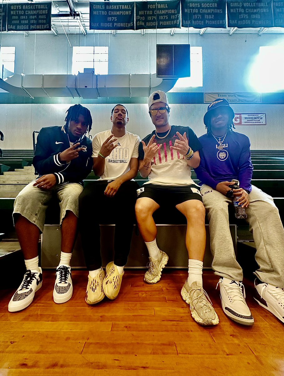 CONGRATS to 2025  <a href="/ORHSHOOPSQUAD/">Oak Ridge High School Pioneers</a> 5⭐️ <a href="/_thejamierjones/">Jamier Jones</a> (<a href="/PCFriarsmbb/">Providence MBB</a>), 4⭐️ <a href="/jalen_reece/">Jalen “GROOVY” Reece</a> (<a href="/LSUBasketball/">LSU Basketball</a>) &amp; 3⭐️ <a href="/darealzaymosley/">Zay Mosley</a> (@OhioBobCatsBB) for SIGNING today on #NSD 📝

GO PIONEERS 🏀