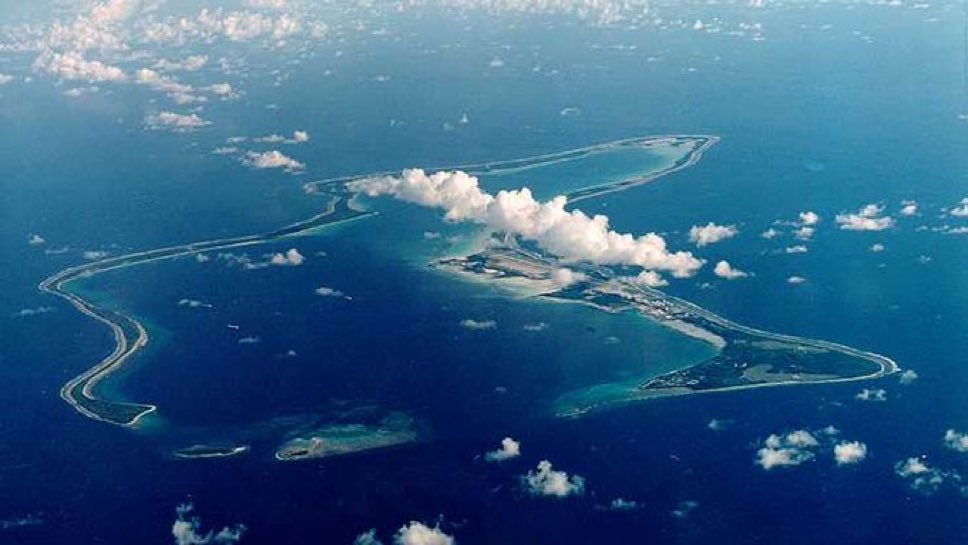 ArchRose90's tweet photo. Donald Trump will seek to veto Keir Starmer’s Chagos Islands deal.

Good news and I hope he succeeds. Although it's embarrassing and pathetic that the UK has to rely on a foreign power to maintain its best interests. https://t.co/19r1svKTLa