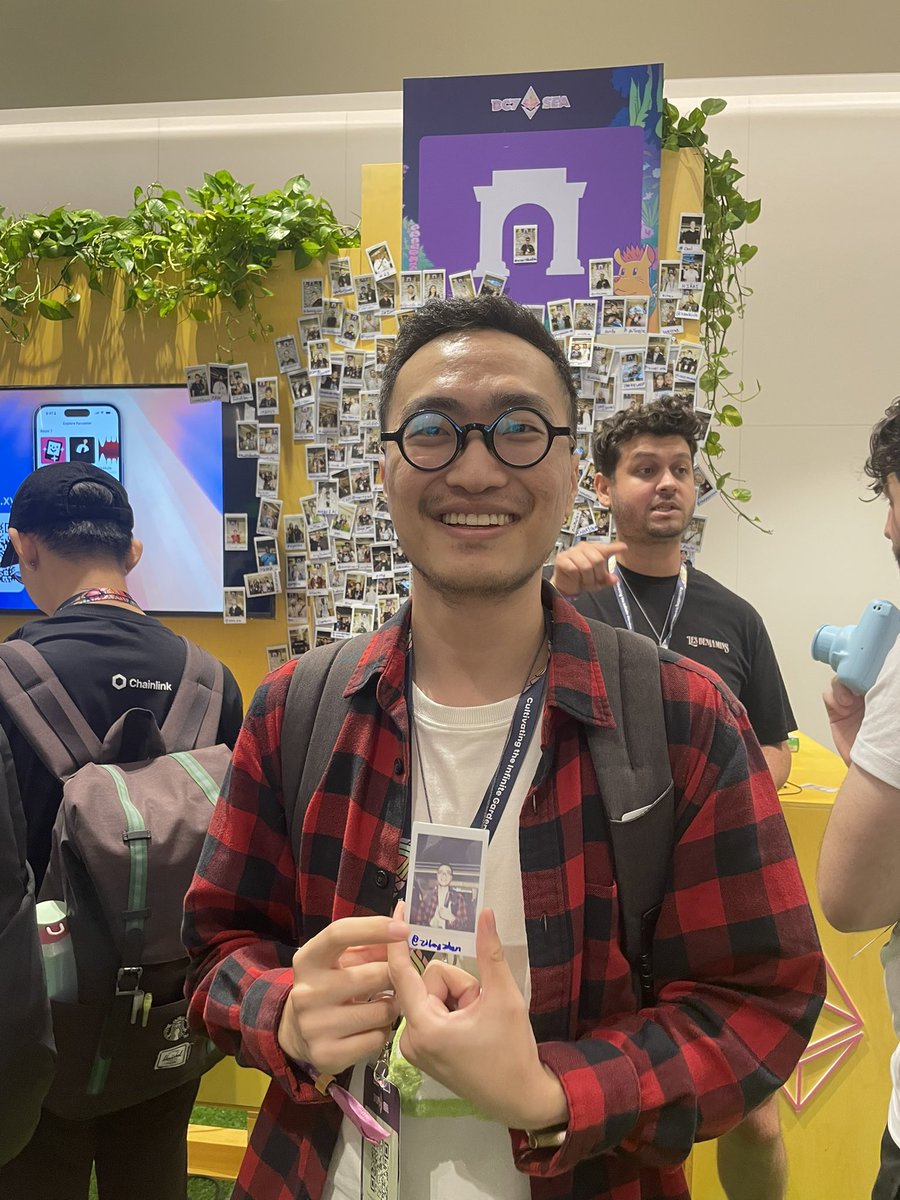 zilong001's tweet photo. Get connected with a lot of fancy guys, pretty cool !
#DevCon #Farcaster #Frogcrypto #dripsnetwork #Gitcoin #lensprotocol #mantle #imtoken https://t.co/XiCgXGedx2