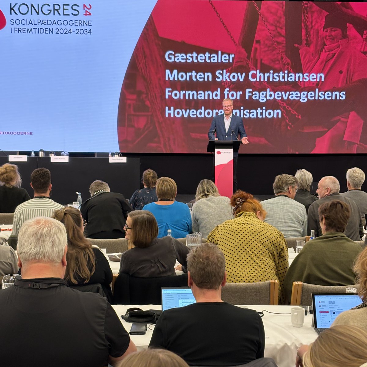 Intet velfærdssamfund uden socialpædagoger, som er med til at give nogle af de svageste i vores samfund et bedre liv – gæstetaler <a href="/MortenSkov82/">Morten Skov</a> <a href="/FH_danmark/">Fagbevægelsens Hovedorganisation</a> på #SLkongres24🙌#dksocial