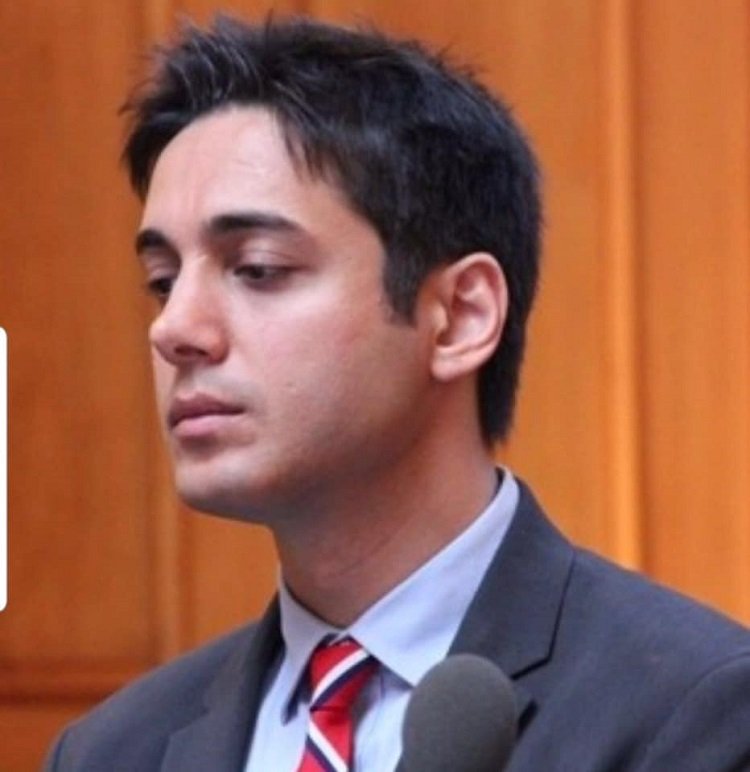 از این لحظه به بعد هر ایرانی که "زن، زندگی، آزادی" رو بدون "مرد، میهن، آبادی" بگه خیانتکاره...

#کیانوش_سنجری