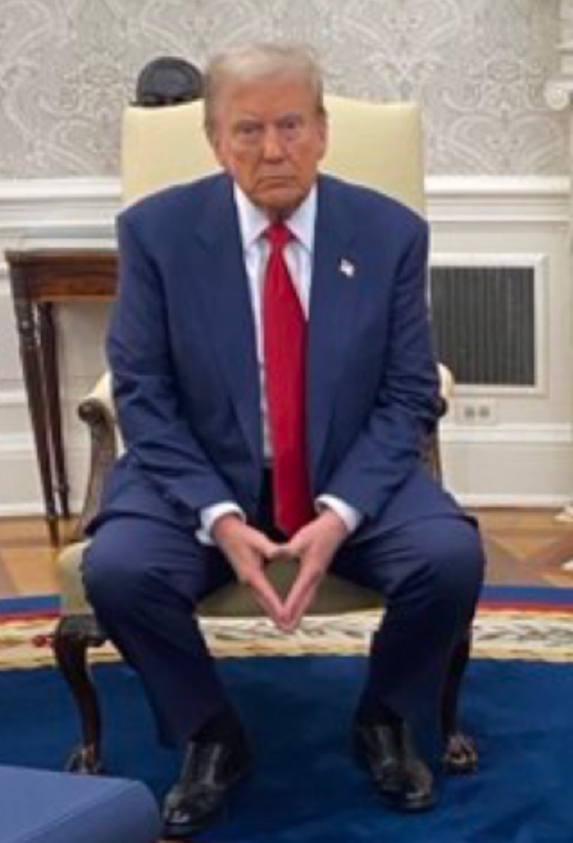 Donald Frump tweet media