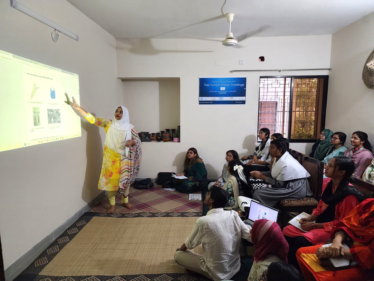 probhaaurora's tweet image. Today, a successful training session for the sixth batch of TTPC was held at the Probha Aurora headquarters with the participation of selected youth, parents, and teachers from seven institutions.

#UNenvironmentprogramme #BeatPlasticPollution #BeatPlastic #ecoschools
