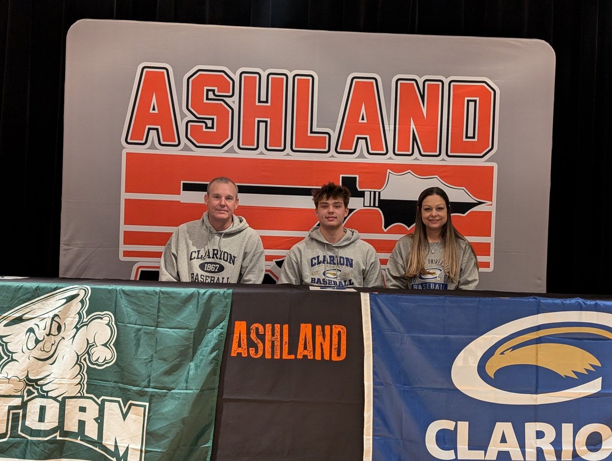 Congratulations to Tyler Holt as he signed a NLI to play baseball at Clarion!