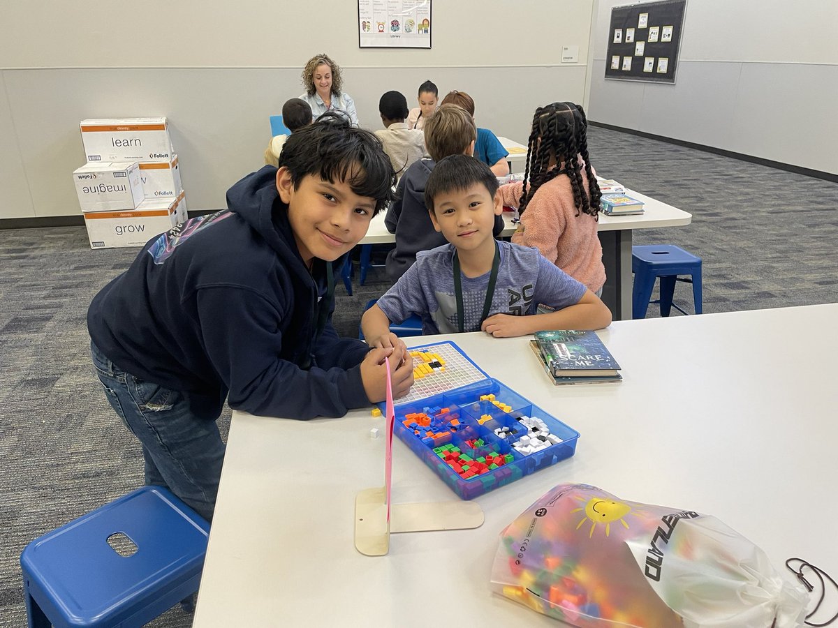 YeagerLibrary's tweet photo. Getting our art on at the Yeager Library. Students love makerspace days!!! These would be great Christmas Ideas. @CyFairYeager @CyFairLibraries @YeagerLibrary https://t.co/9mg3hRRYc7