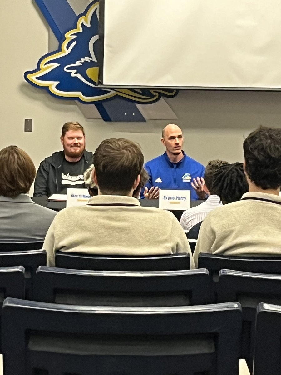 DelawareEQ's tweet image. We loved having the chance to be part of a panel speaking to @UDSportMGMT students about working in college athletics! Students are such a vital part of our department, so getting the opportunity to speak to them is always fun for us! #TeamBehindTheTeam