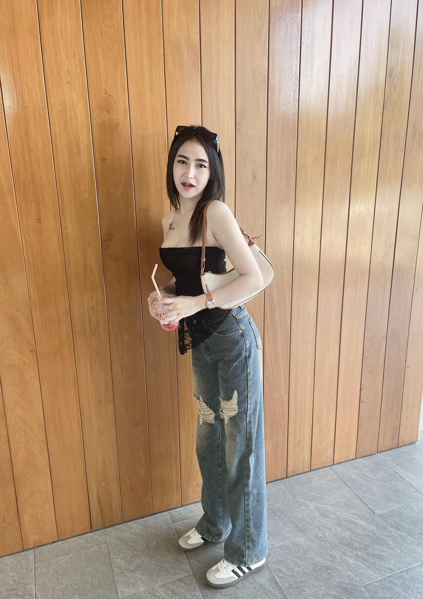 KhawFang_98's tweet photo. หาวเอาไว้ใช้กับง่วง หวงเอาไว้ใช้กับเธอ 🖤😝

🆔 Line : yedhee_168
☎️ 062-8319024 

#เพชรบุรีรับงาน #รับงานเพชรบุรี #เพชรบุรีไซด์ไลน์ #ไซด์ไลน์เพชรบุรี #ไซด์ไลน์ #ไซด์ไลน์ชะอำ #ไซด์ไลน์บ้านแหลม #รับงานชะอำ #รับงานท่ายาง #รับงานบ้านลาด #รับงานแก่งกระจาน #รับงานบ้านแหลม https://t.co/pZugXAX0bg