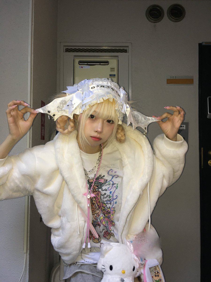 폼 tweet media
