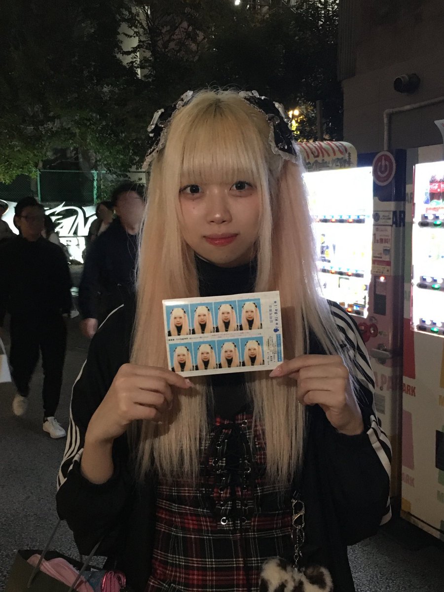 폼 tweet media