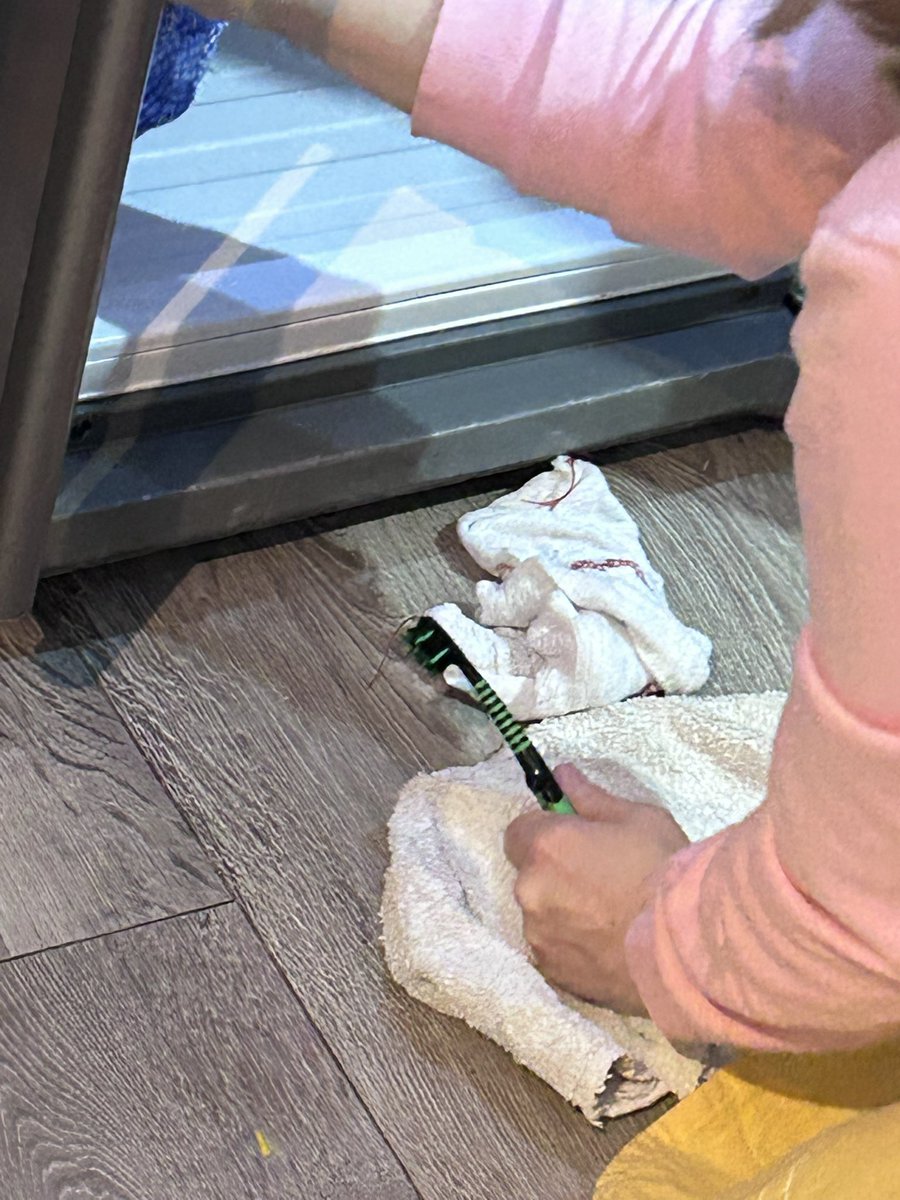 Damn you <a href="/DaveTodayFM/">Dave Moore</a> 😂😂