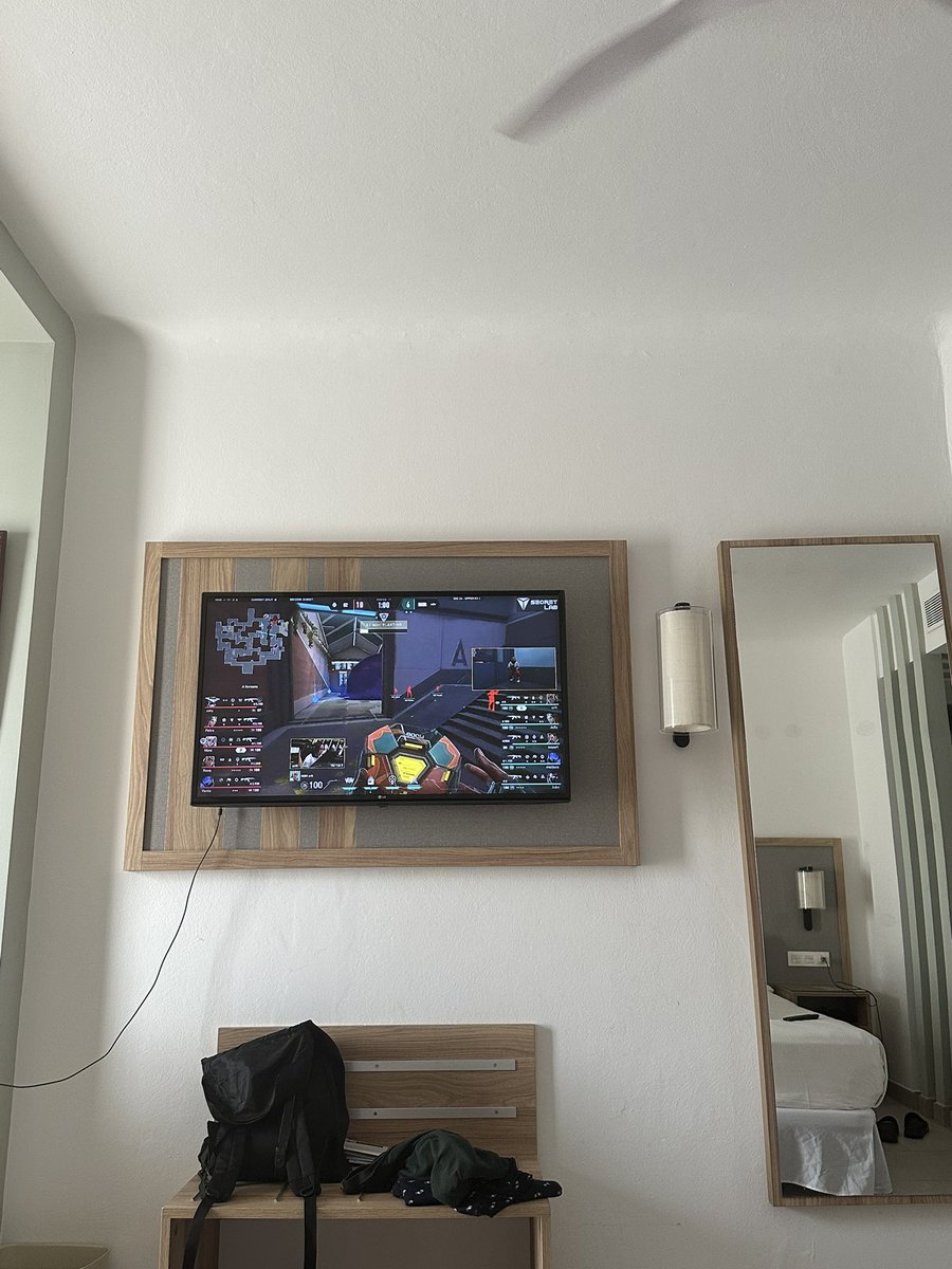 ddaphnex's tweet photo. On holiday in Cape Verde but cant miss the games #VCTGameChangers #G2 @G2VALORANT https://t.co/z7k00pjEpV