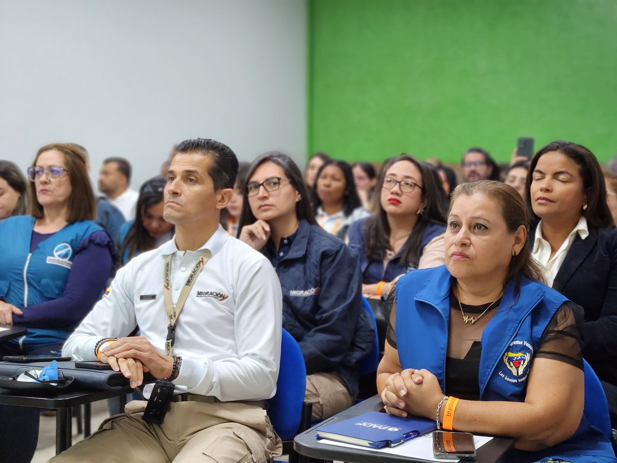 elisacarlaccini's tweet photo. La institucionalidad y laliados en el Eje Cafetero se comprometen a fortalecer acciones de protección y soluciones x la población refugiada, migrante, desplazada y confinadas🇺🇳

Seguiremos articulando iniciativas x que  las personas que han sido forzadas a huir se sientan en casa https://t.co/CYfvB5XQ2k