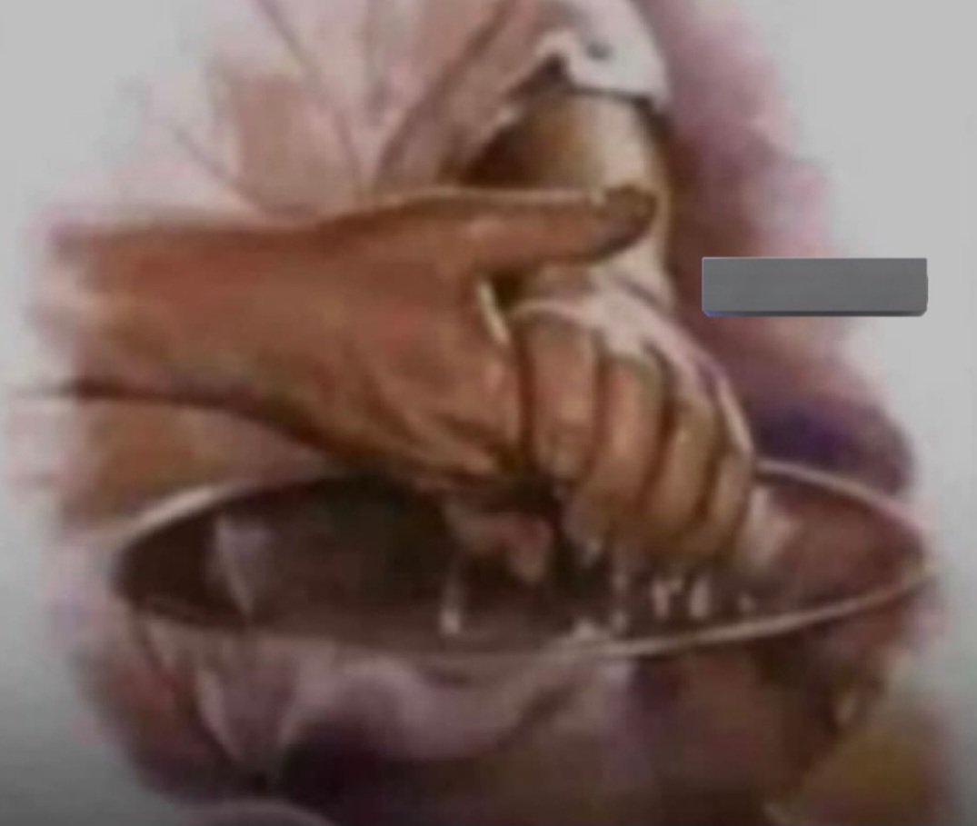 KiiingFlow's tweet image. Anything wey go bring see finish.