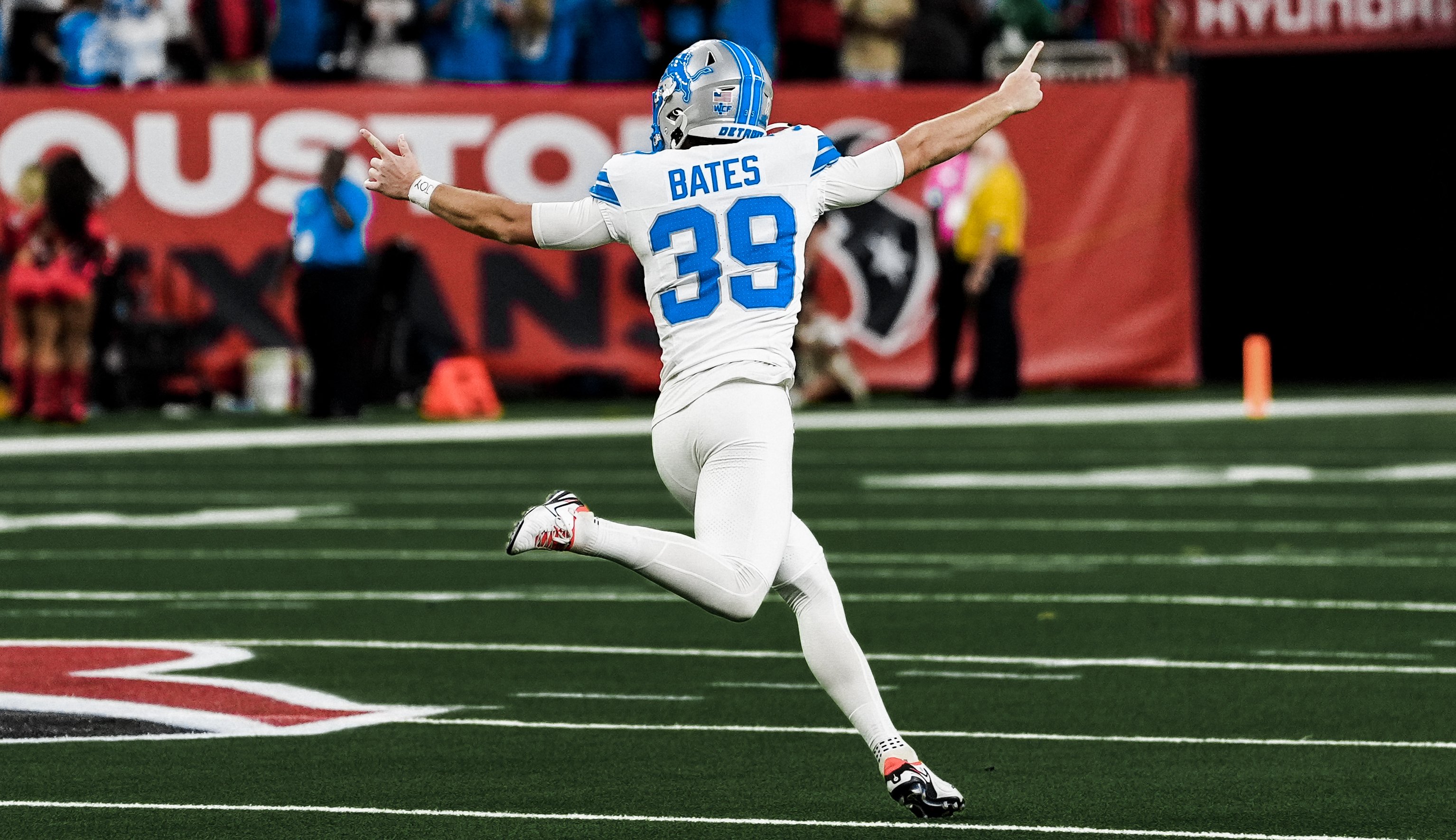 Detroit Lions PR on X: ".@Lions K Jake Bates has won his second NFC Special  Teams Player of the Week Award this season. He joins Jason Hanson (12) and  Matt Prater (7)