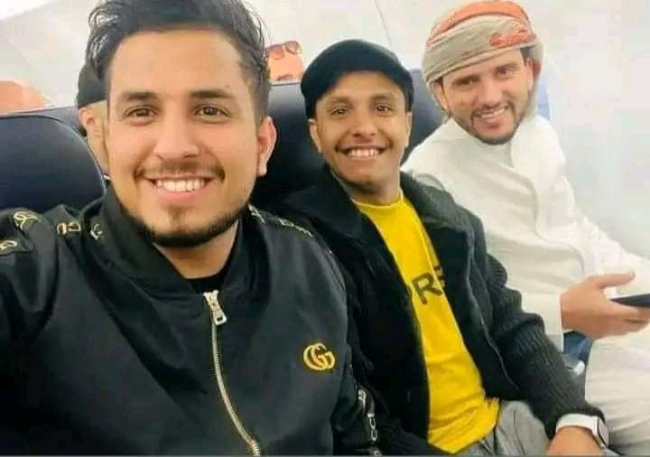 الفنانين حق اليمن الوحيدين بالعالم الذي دخلو يغنوا بالسعودية بتأشيرات عمره.. 
أنما الأعمال بالنيات 😂