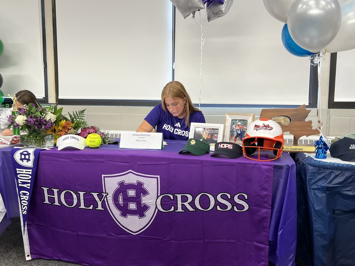 emmahorrocks42's tweet photo. Pen to paper ✍️ Thank you to all who have helped me get here ‼️ HUGE thank you to @Coach_Ladino @coachakcer for this opportunity. #gocrossgo 💜@HopsAP @massdrifterssb @WeAreDRSports @CamMerritt_News @TheTylerHetu https://t.co/wMHfL3gcBE