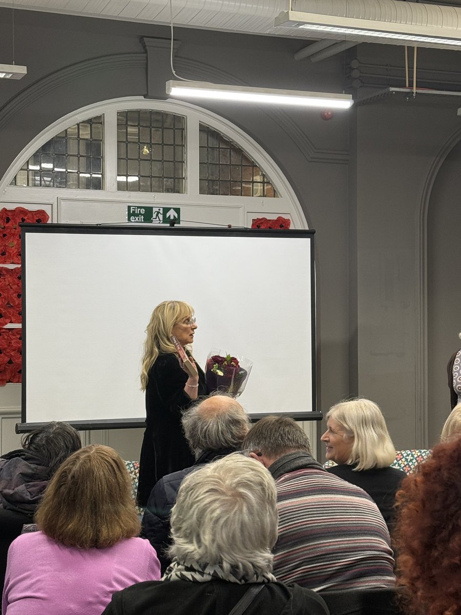 We had a fantastic evening celebrating this years #ElthamRead pick ‘Not that I’m Bitter’ by author, actor and comedienne Helen Lederer! An interesting and funny talk, thank you so much for sharing your time and experiences with us at #ElthamLibrary! 📚🎭 #LoveYourLibrary