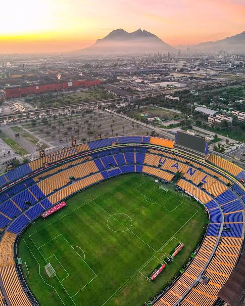 Homero comunista tweet media