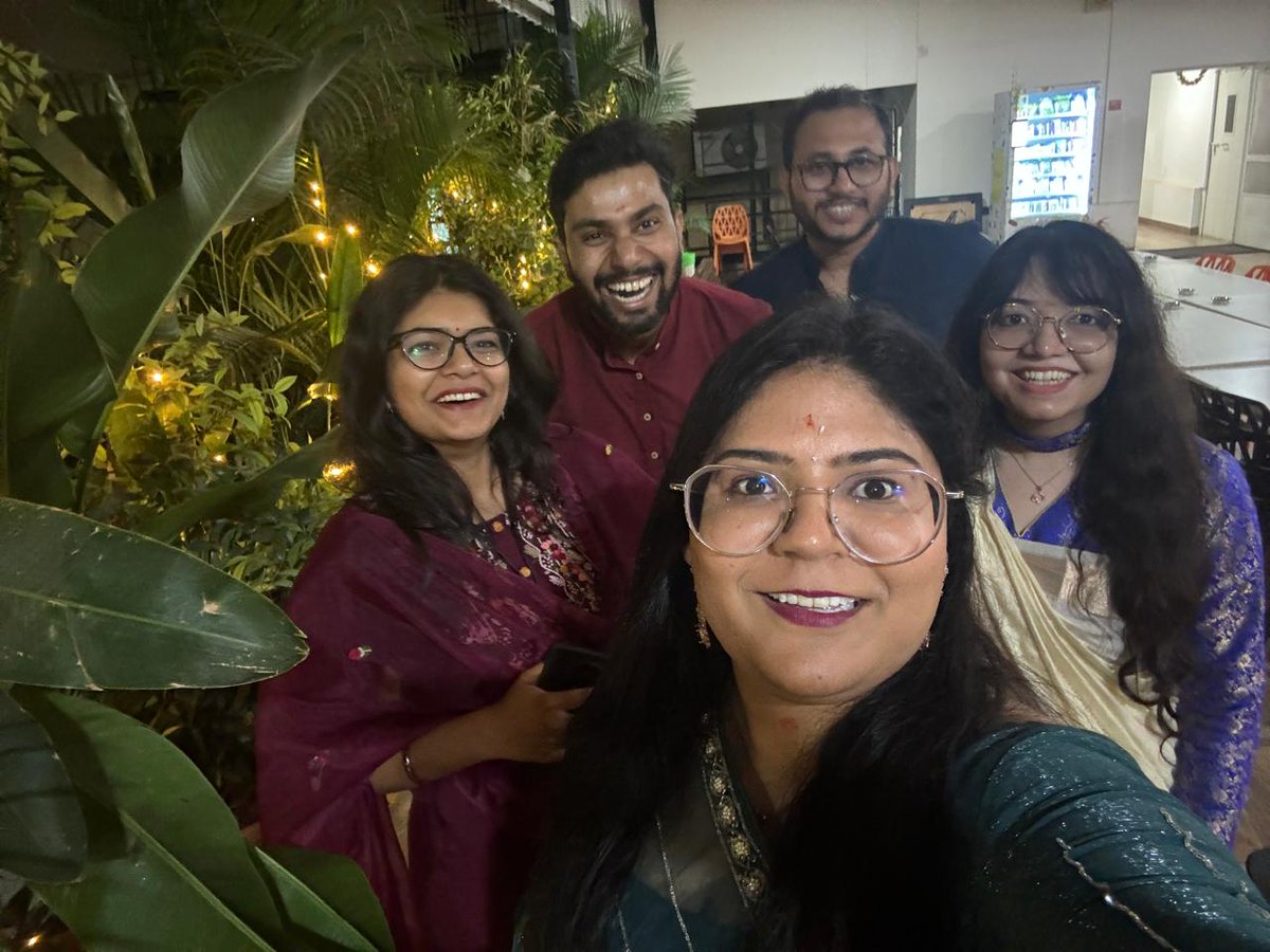 ✨ The Engagedly India team recently came together to celebrate the festival of lights! 🎆🌟 A day filled with joy, laughter, and vibrant Diwali spirit. Here are some glimpses of the festive moments. 

#DiwaliCelebrations #TeamEngagedly #Diwali