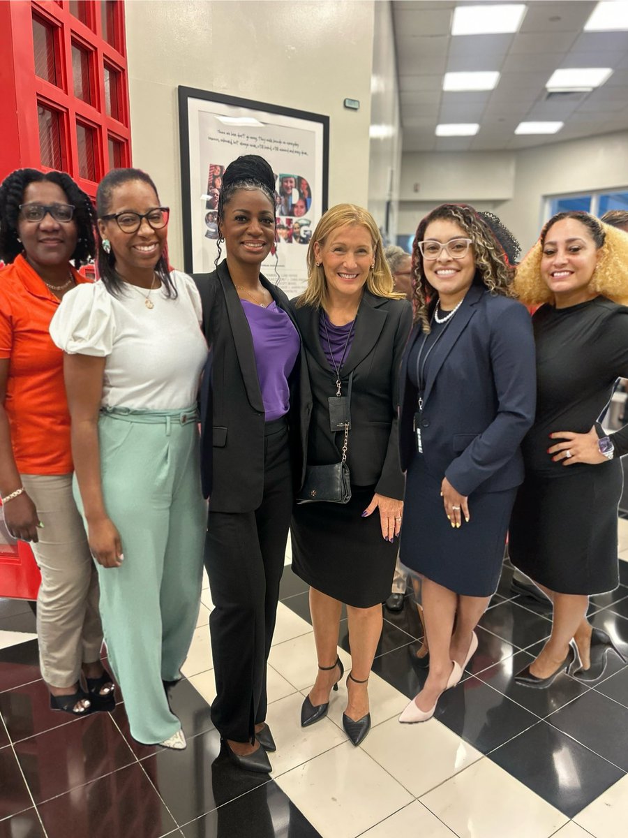 Linda L. Lopez (@principalllopez) on Twitter photo Congratulations to the new principal of South Plantation HS, <a href="/AlexWoodRies/">Alexandra Ries</a> 💜💛 I’ve enjoyed going through this leadership journey with you. Your OGBA family was there in spirit 🤭 Congratulations to the new principal of South Plantation HS, <a href="/AlexWoodRies/">Alexandra Ries</a> 💜💛 I’ve enjoyed going through this leadership journey with you. Your OGBA family was there in spirit 🤭
