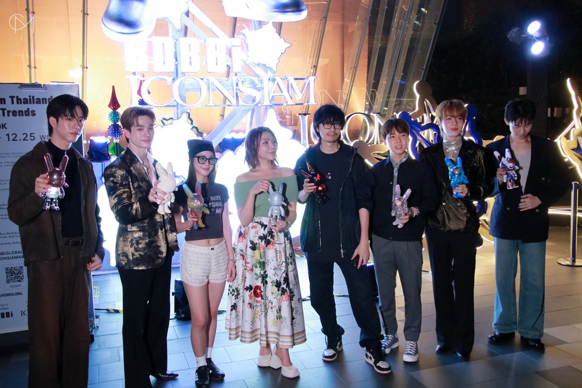 CM2Connect's tweet photo. เหล่าศิลปินและนักแสดงร่วมถ่ายภาพกับ CEO ROBBi ART นำทีมโดย “ นุนิว , แฟรงค์ , ตง ตง , อินทัช ” งาน “ICONSIAM BANGKOK ILLUMINATION 2024 X ROBBI 💖 

CHAWARIN At ICS x ROBBi

#ICONSIAMxNuNew 
#BKKIllumination2024xROBBi
#NuNew #ICONSIAM
#frankthanatsaran #whatthefrank 
#tongtong_thestar12 #ตงตงกฤษกร #NuNew  #inntouchx #อินทัชณภัทร