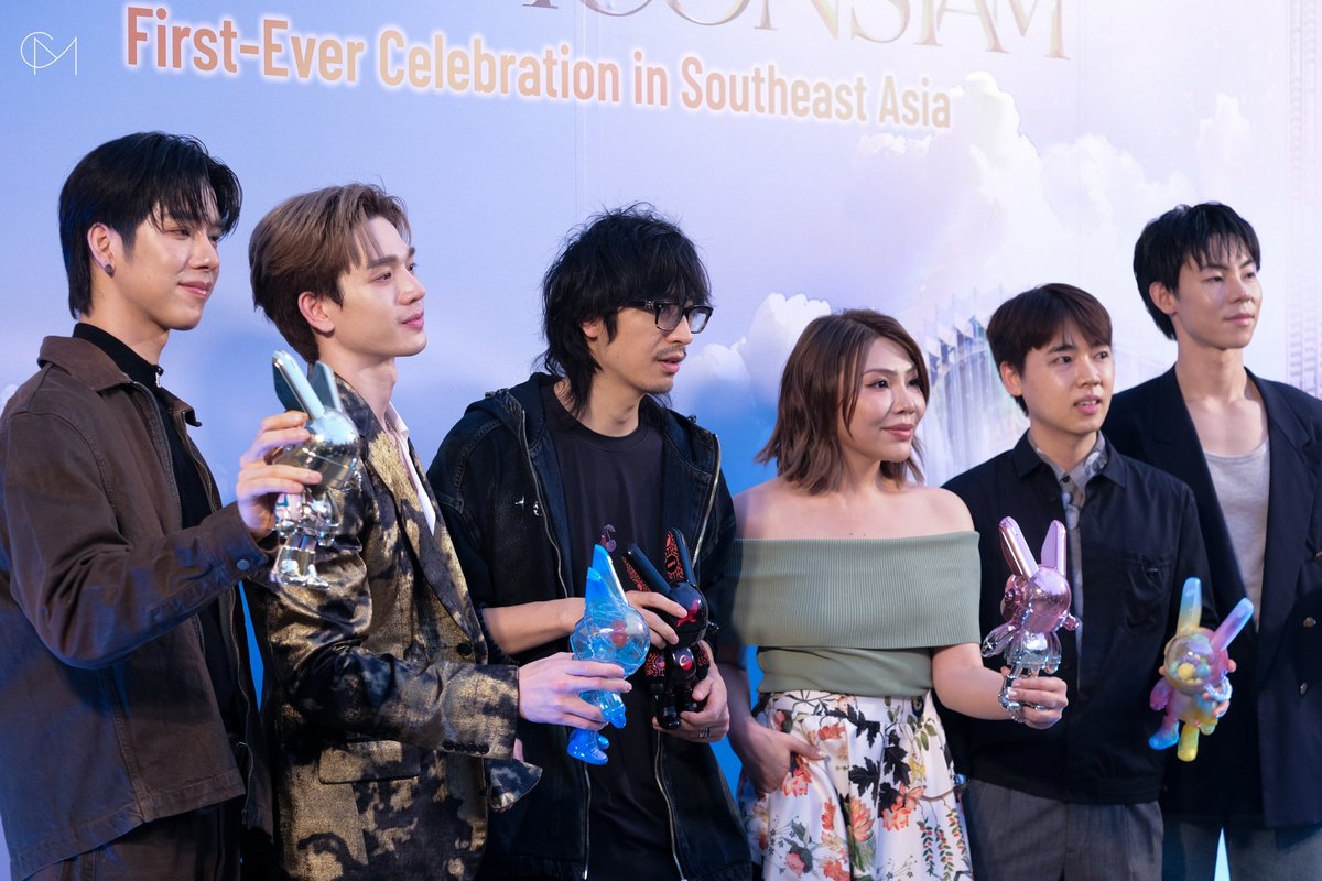 CM2Connect's tweet photo. เหล่าศิลปินและนักแสดงร่วมถ่ายภาพกับ CEO ROBBi ART นำทีมโดย “ นุนิว , แฟรงค์ , ตง ตง , อินทัช ” งาน “ICONSIAM BANGKOK ILLUMINATION 2024 X ROBBI 💖 

CHAWARIN At ICS x ROBBi

#ICONSIAMxNuNew 
#BKKIllumination2024xROBBi
#NuNew #ICONSIAM
#frankthanatsaran #whatthefrank 
#tongtong_thestar12 #ตงตงกฤษกร #NuNew  #inntouchx #อินทัชณภัทร