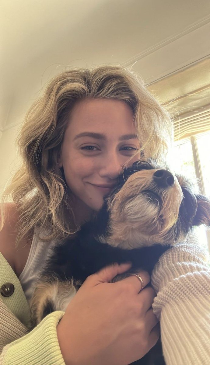 Hello this my backup account apart from lili reinhart we can chat more better here 👍 🥰🥰😍❤️💓💗