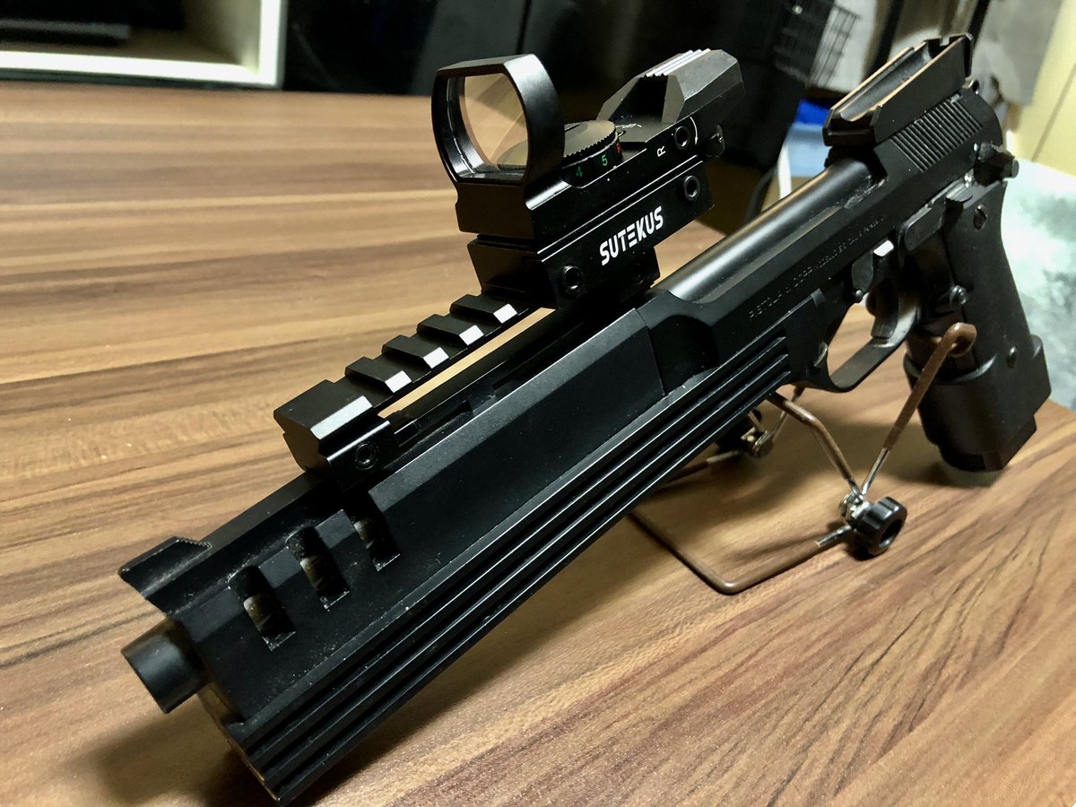 oshoux's tweet image. 5年くらい前にオート9の電動ガンが欲しくなり、東京マルイのM93Rとジャンクのオート9を仕入れて完成させました🤩
もう少しカスタムしてみたくて20mmレールとダットサイトを乗せてみました💮
見た目重視の命中精度は低いです🤣
昭和世代にはオート9がたまらんのよ😏