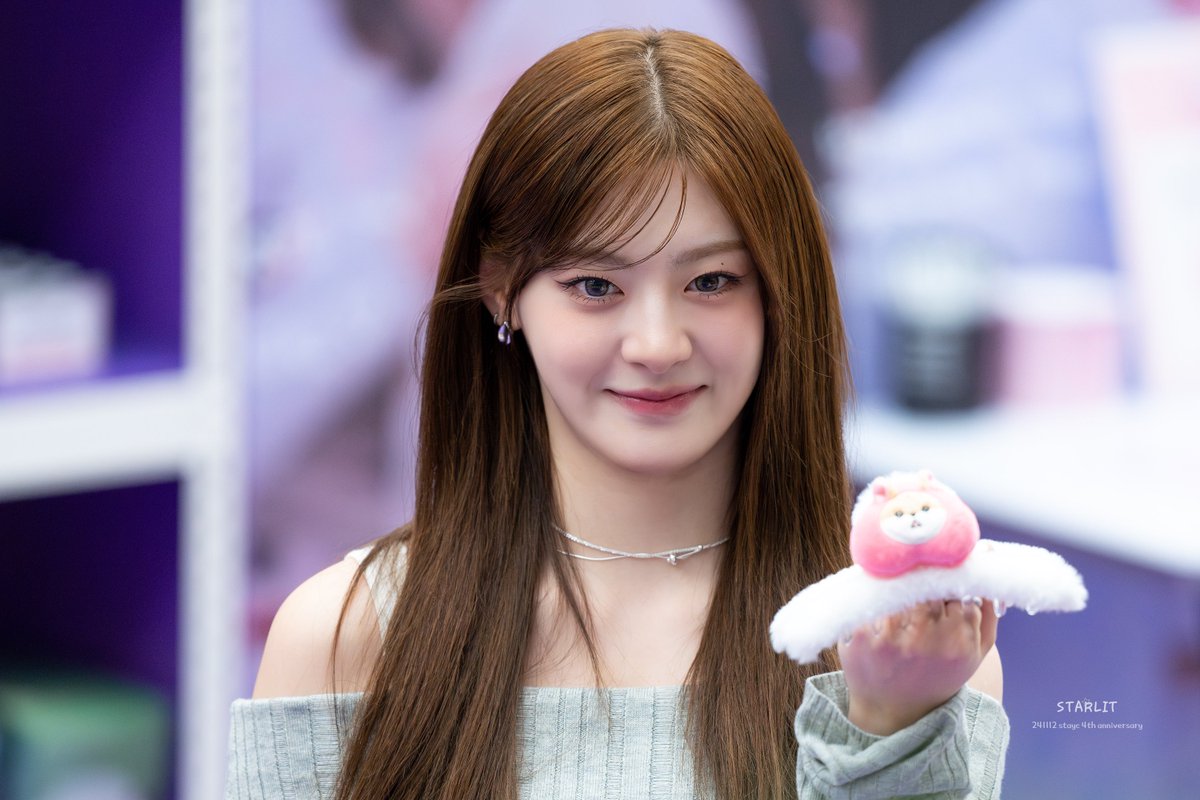 starlit_seeun's tweet photo. 241112 stayc 4th anniversary HQ
세복이🍑와 함께하는 4주년
#세은 #Seeun #윤세은 #princesseun
#스테이씨 #stayc #세복이 #sebok https://t.co/LHu4LdlPCg