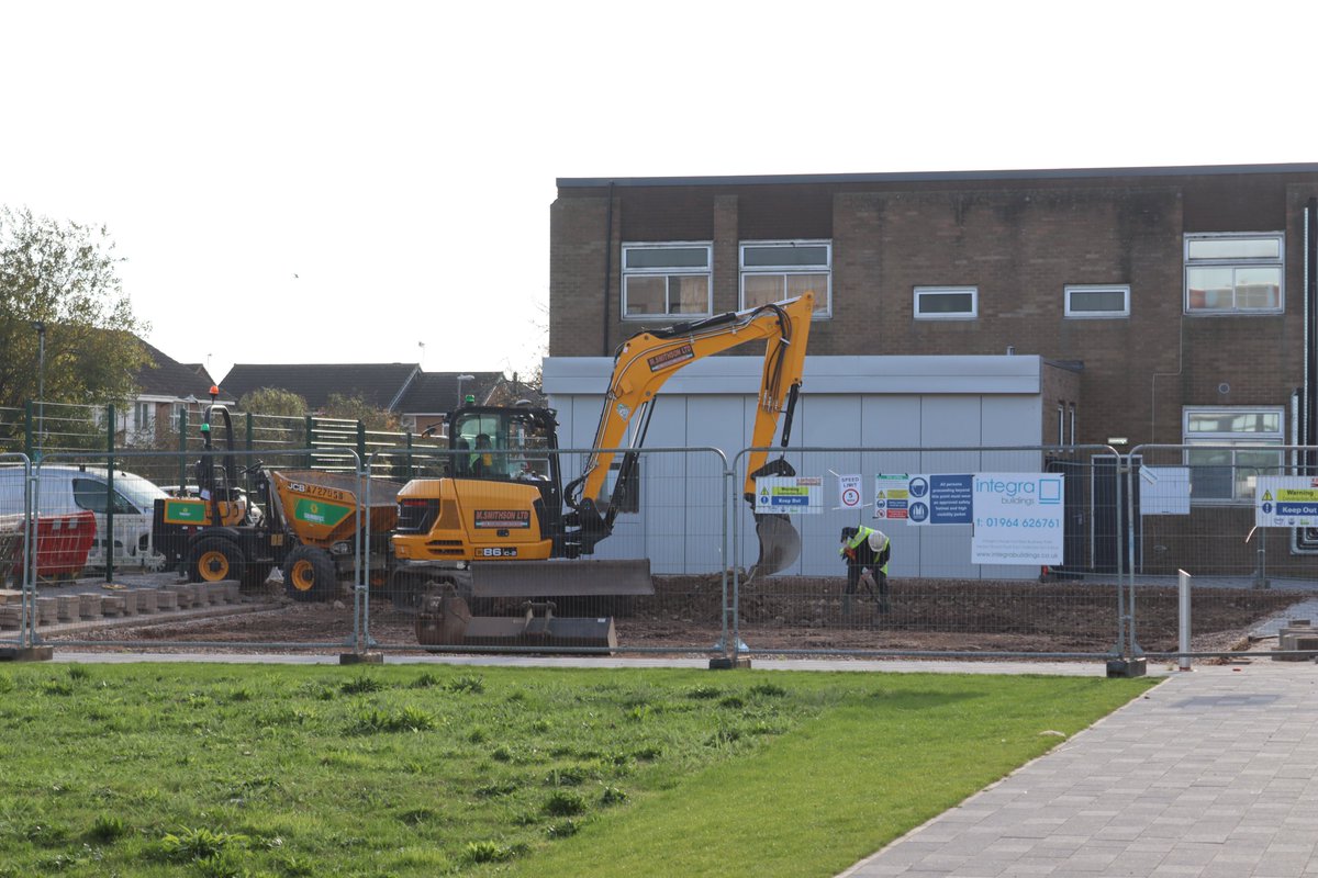 Work has started on the #LSIF funded Heat Pump Training Facility <a href="/StratfordColl/">Stratford-upon-Avon College</a> due to be completed in the New Year!
It will #upskill local people and be used by companies across #WestMidlands and #warwickshire to train their staff in new tech! #SkillsWMW #greenskills