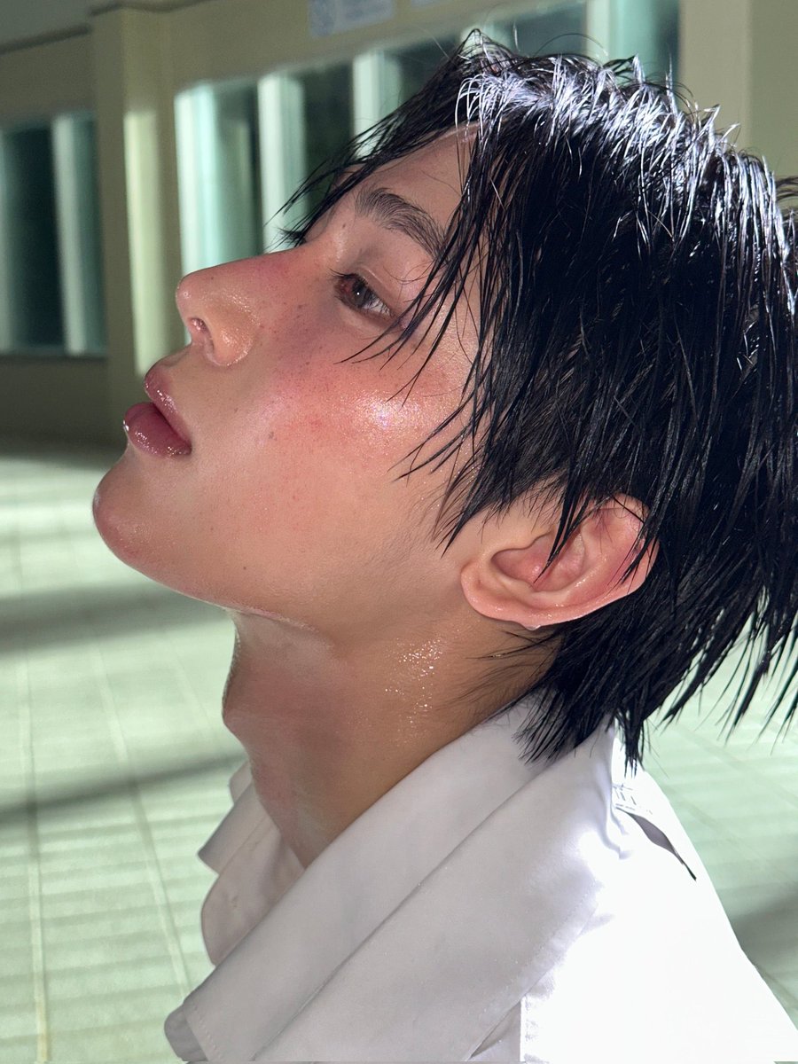 meteorshowerfox's tweet photo. zooming in feels illegal 😭 https://t.co/bPbkExmpxi