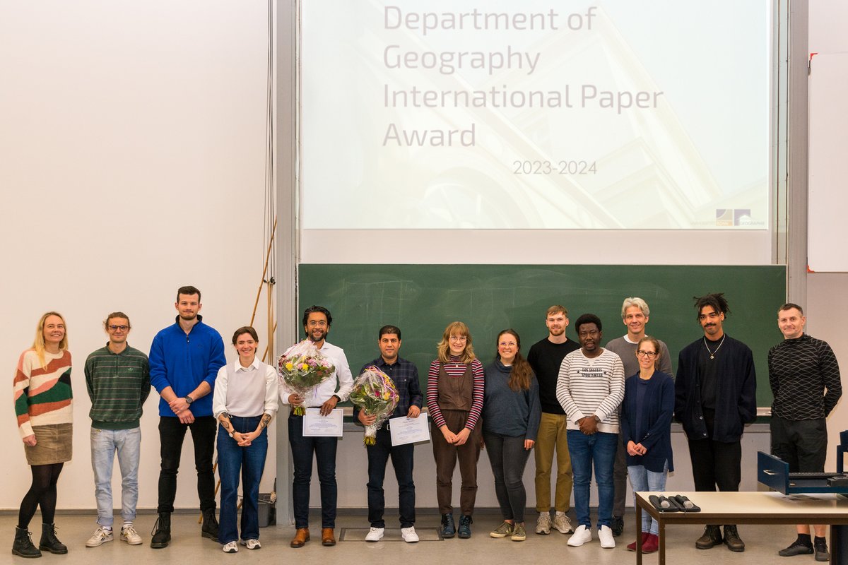 Science Pitch and Int. Paper Award

On Nov. 6, 2024, students and colleagues at the Department of Geography were offered an exciting insight into the wide range of current research at the Department of Geography.
10 researchers presented their work in only 3 minutes each.