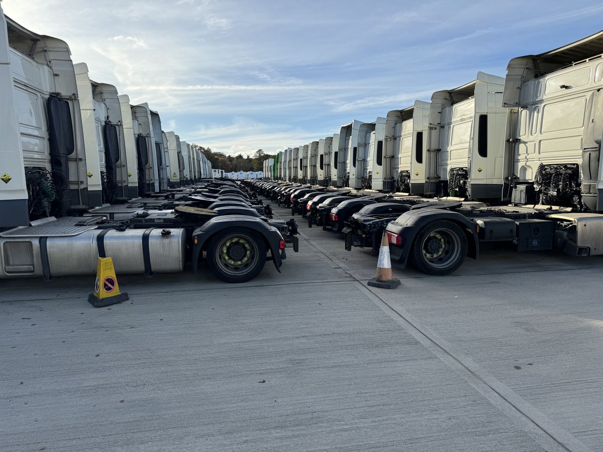 Now that's what we call precision! 🚛✨ 
#FleetPride #ReadyToGo #FacilitiesByADF #FacilityServices