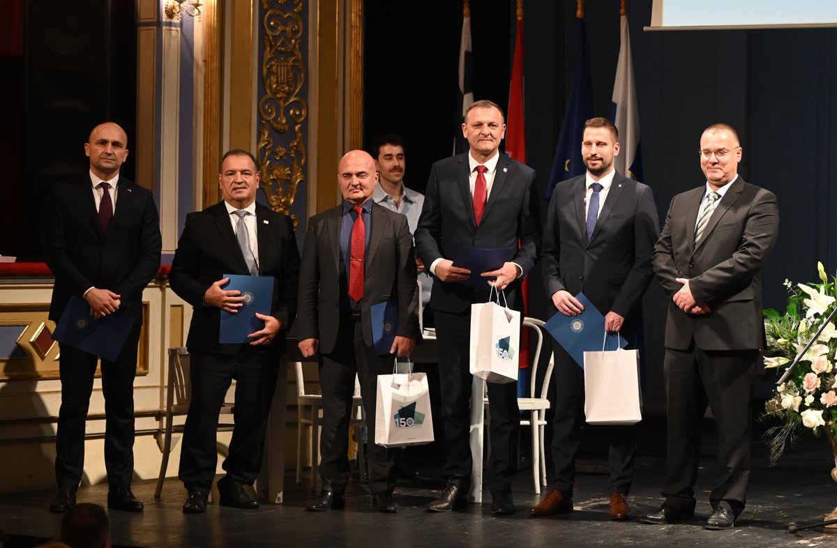 Obilježavamo 150 godina rada KBC Osijek, jedne od perjanica 🇭🇷 zdrav. sustava! Bogato nasljeđe 🏥 obvezuje nas na nastavak vizionarskog smjera kojeg su započeli Osječani još u 18. stoljeću kada su ovu bolnicu pozicionirali kao jednu od najsuvremenijih bolnica na JI Europe.