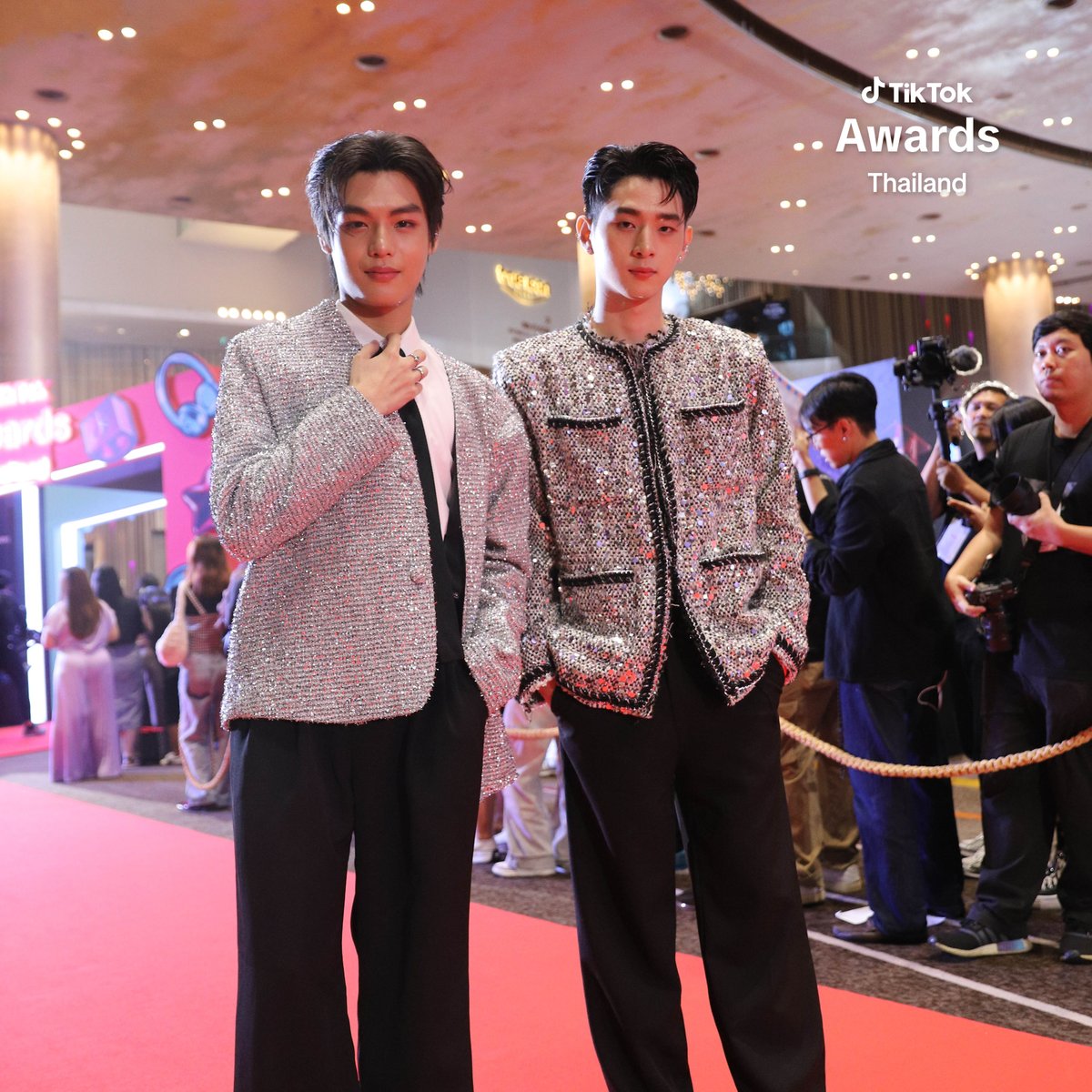 ฉันตะโกนออกไปว่าดูดีมาก! 🤩

<a href="/earth_np_/">EARTH🪐</a>
<a href="/Bbeztch/">bestcholsawas</a> 
#TikTokAwardsTH